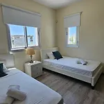 Kyma 3 Bed + Pool 빌라 파포스