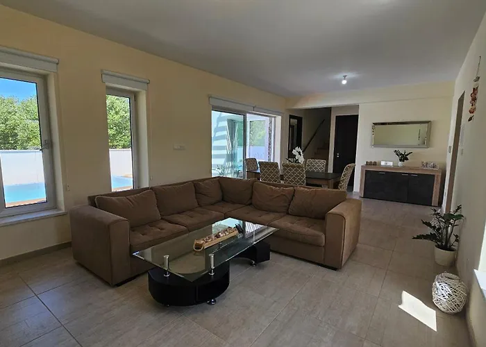 Kyma 3 Bed + Pool * Paphos